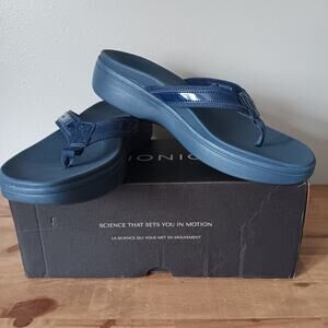 Vionic High Tide II Toe Post Navy Blue Patent Leather Sandal Womens size 11W NEW